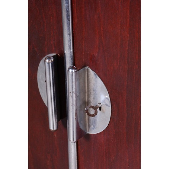 Image 1 of Bauhausschrank aus Nussbaumholz von Vichr a Spol, 1930-1939
