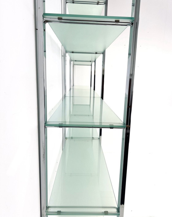 Image 1 of Chrom-Glas-Hängeschrank