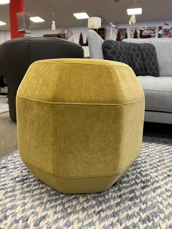 Image 1 of Leolux Amulet Pouf Lucir Stoff Topaz