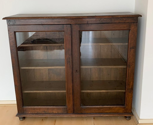 Vintage-Bücherregal