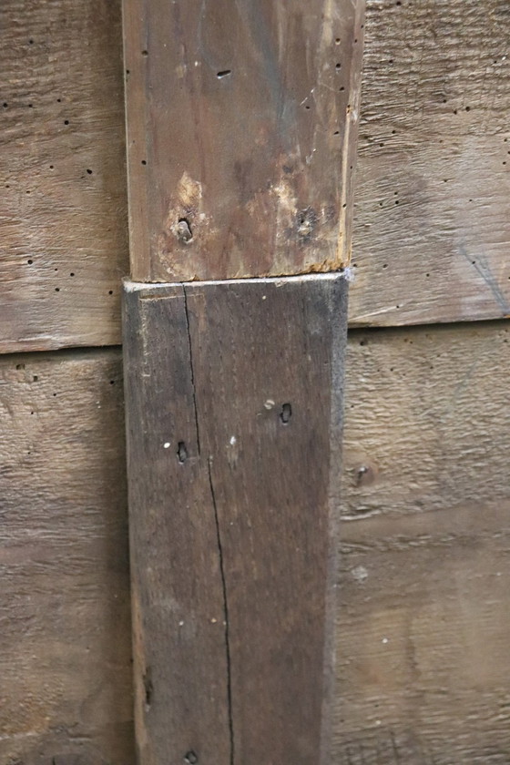 Image 1 of Antiker Kleiderschrank aus massivem Nussbaumholz, spätes 17.