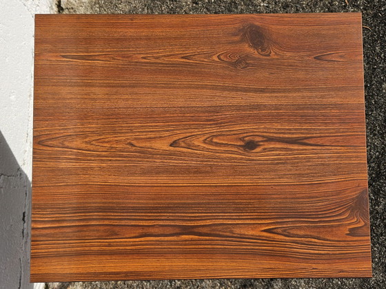 Image 1 of Französisch Vintage Magazin Rack- Phono Tisch-Beistelltisch-Retro Formica Konsole-Mahagoni Effekt -60S