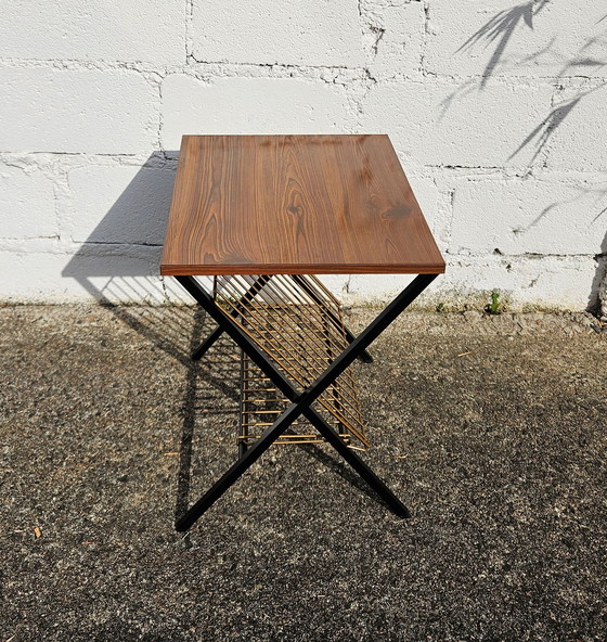 Image 1 of Französisch Vintage Magazin Rack- Phono Tisch-Beistelltisch-Retro Formica Konsole-Mahagoni Effekt -60S