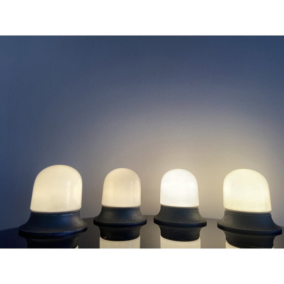 Image 1 of Artemide-Wandlampen aus Opalglas und Metall, 1970