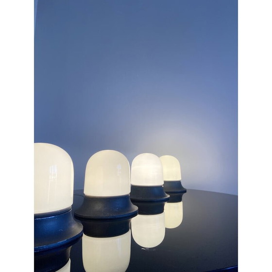 Image 1 of Artemide-Wandlampen aus Opalglas und Metall, 1970