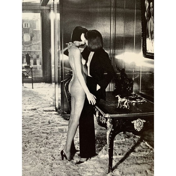 Image 1 of Klassische Fotogravüre "Mannequins, Quai d'Orsay II, 1977" von Helmut Newton, 1970