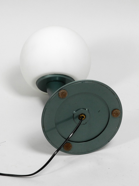 Image 1 of Große außergewöhnliche 80S Metall-Tischlampe und Opalglas-Schirm