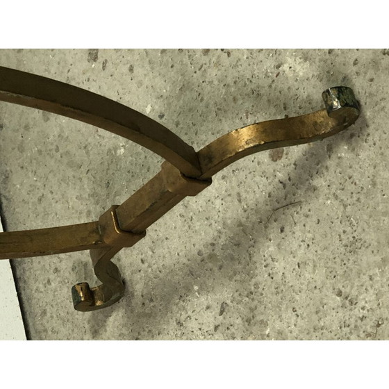 Image 1 of Vintage-Zeitschriftenständer aus vergoldetem Schmiedeeisen und Glasplatte, 1950