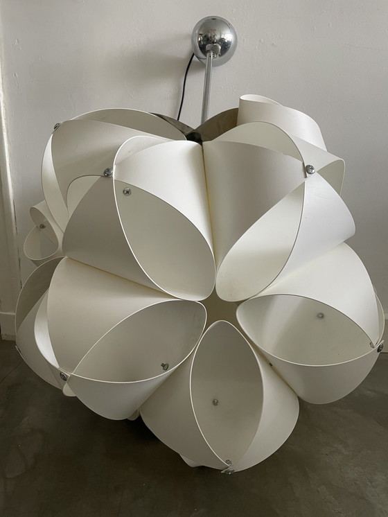 Image 1 of Ortensia von QAYOT Designer-Lampe