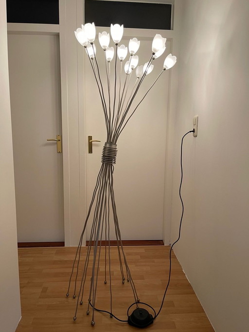 Design Tulpenlampe mit 14 weißen Bechern