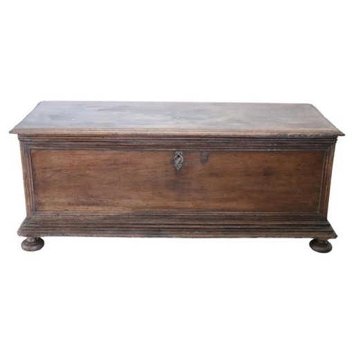 Antike hölzerne Deckentruhe, 17. Jahrhundert