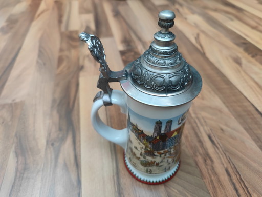Bierkrug Mit Zinndeckel "Der Markt zu München" Dr. Markle Atelier, Handdekoriert