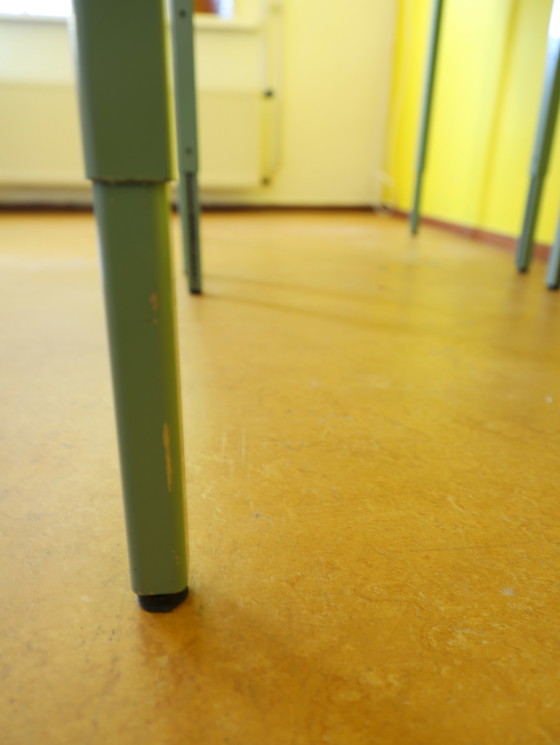 Image 1 of 2x Assenburg-Tische, verstellbare Beine und Füße