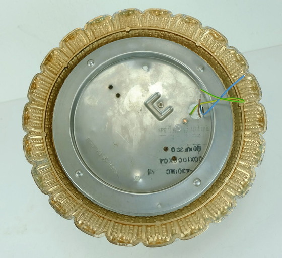 Image 1 of Vintage-Glasdeckenleuchte Limburg A 637 aus strukturiertem, vergoldetem Aluminium aus den 1970er Jahren