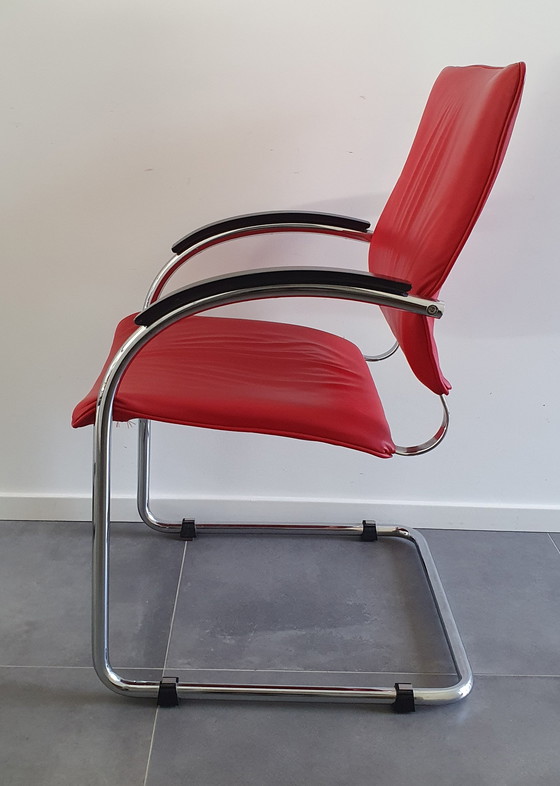 Image 1 of Thonet Rohrgestellstuhl aus rotem Leder