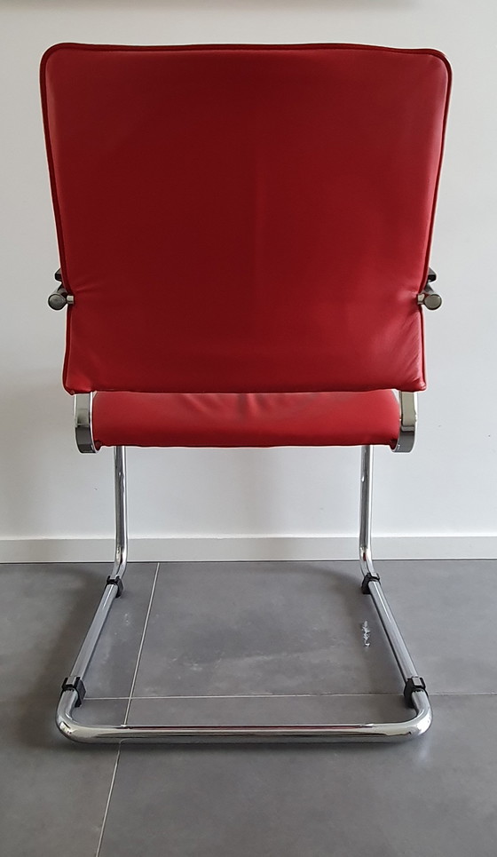 Image 1 of Thonet Rohrgestellstuhl aus rotem Leder