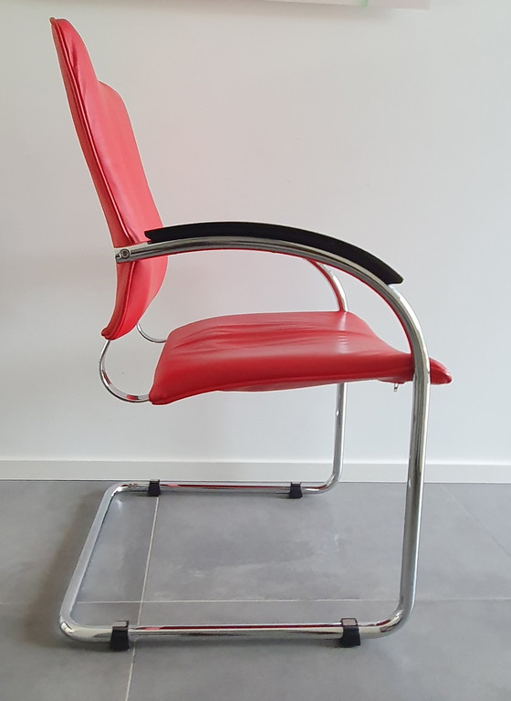 Image 1 of Thonet Rohrgestellstuhl aus rotem Leder