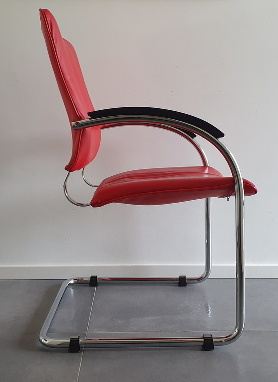 Image 1 of Thonet Rohrgestellstuhl aus rotem Leder