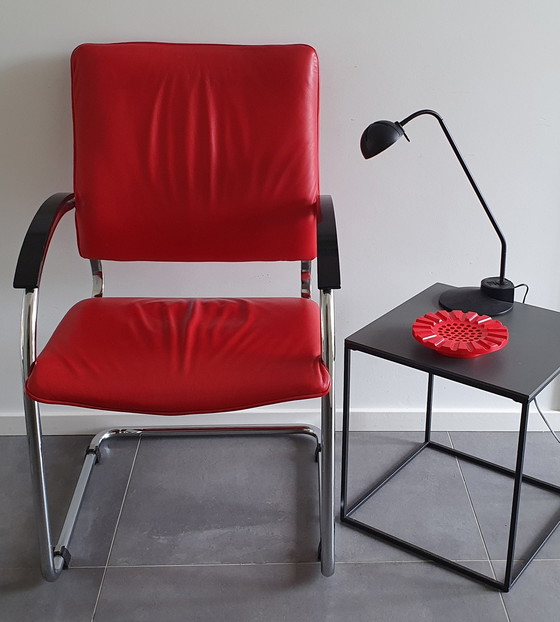 Image 1 of Thonet Rohrgestellstuhl aus rotem Leder
