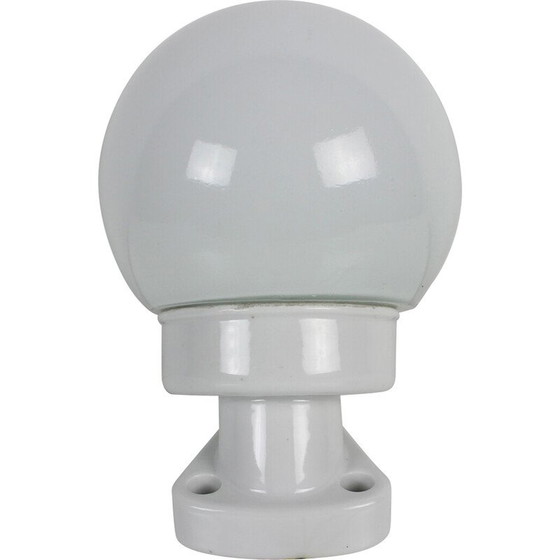 Image 1 of Vintage Wandleuchte aus Porzellan und Opalglas, Tschechoslowakei 1960er Jahre