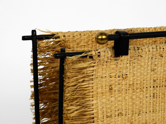 Image 1 of Mid Century Modern Bast Zeitschriftenständer mit schwerem Metallregal