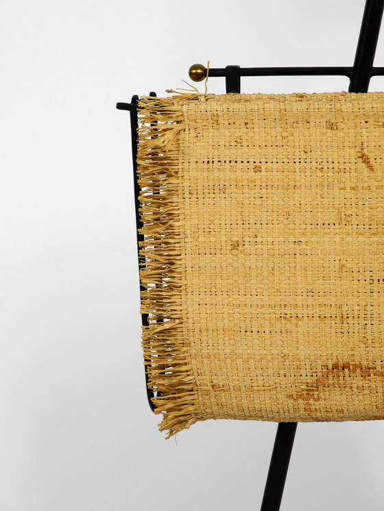 Image 1 of Mid Century Modern Bast Zeitschriftenständer mit schwerem Metallregal