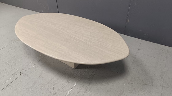Image 1 of Ovaler Couchtisch aus Travertin, 1970er Jahre