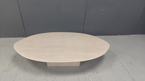 Image 1 of Ovaler Couchtisch aus Travertin, 1970er Jahre