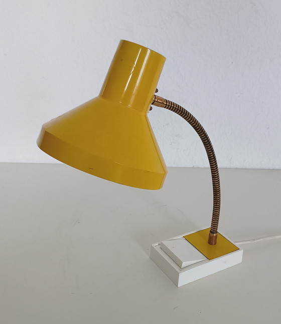 Image 1 of Gelbe Schreibtischlampe aus den Siebzigern