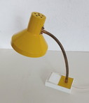 Gelbe Schreibtischlampe aus den Siebzigern