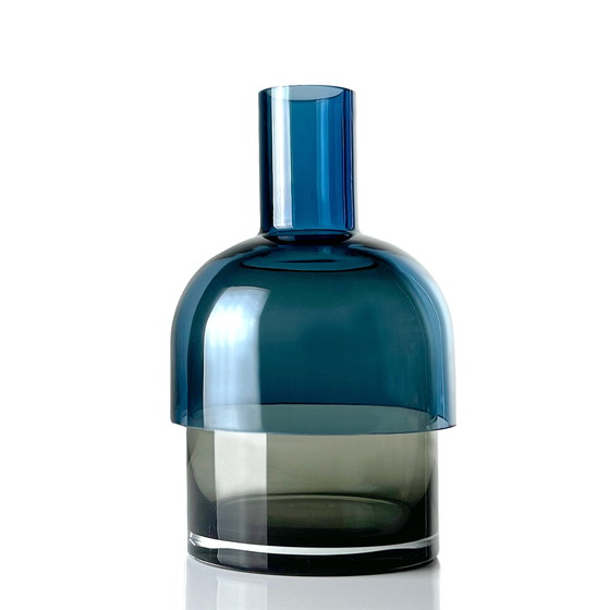 Image 1 of Cloudnola Flip Vase Medium Blau und Grau