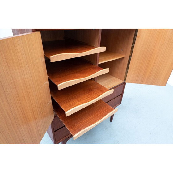 Image 1 of Skandinavischer Holzschrank aus der Mitte des Jahrhunderts, 1960er Jahre