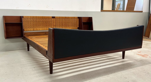 Dänisches Doppelbett von Hans Wegner für Getama, 1964.