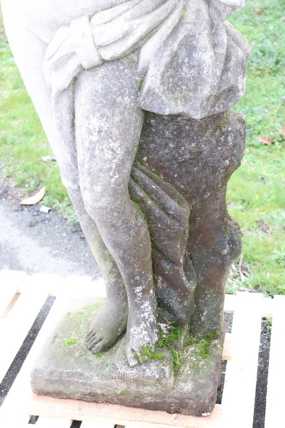 Image 1 of Leda und der Schwan, Gartenstatue aus Stein
