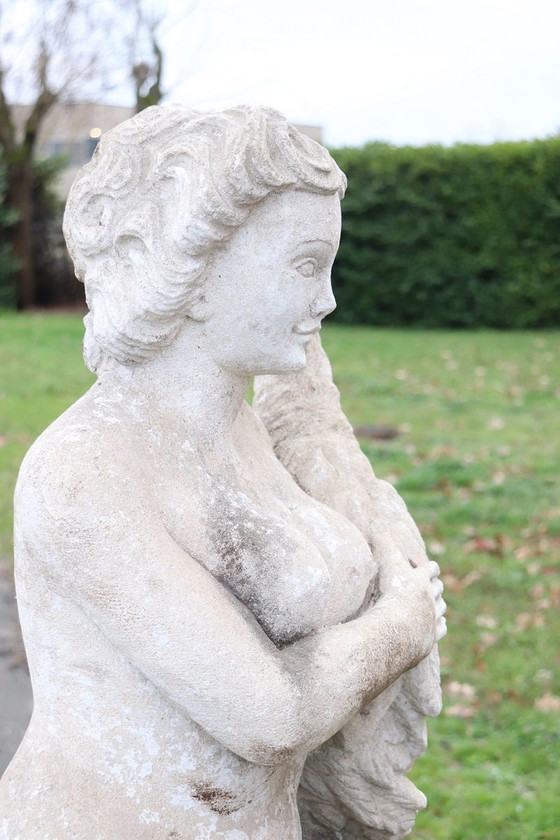 Image 1 of Leda und der Schwan, Gartenstatue aus Stein