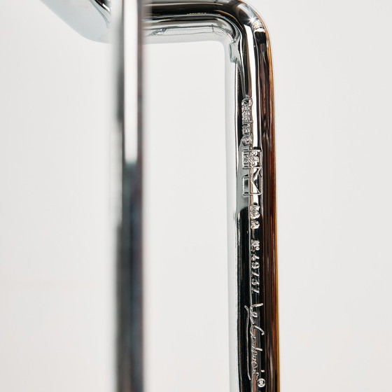 Image 1 of Mk10898 Lc2 Sofa von Le Corbusier, Pierre Jeanneret und Charlotte Perriand für Cassina