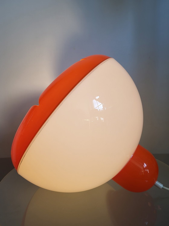 Image 1 of Vintage-Plexiglas-Pendelleuchte aus dem Weltraumzeitalter, orange und weiß, wahrscheinlich 1970er Jahre