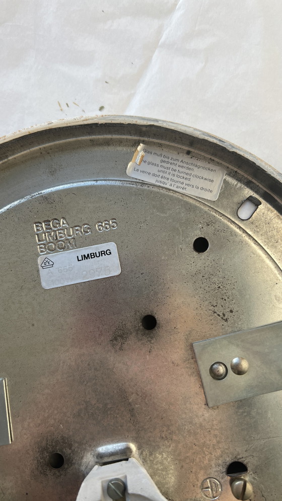 Image 1 of 	 Mattierte runde Decken- oder Wandleuchte aus der mid century , BEGA Glashütte Limburg