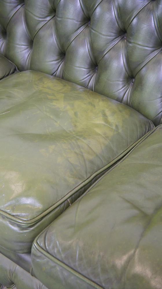 Image 1 of Grünes Rindsleder 2,5-Sitzer Chesterfield Sofa