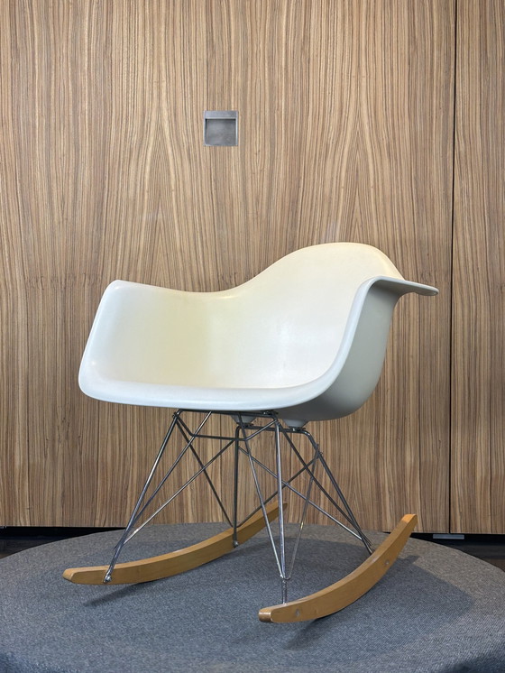 Image 1 of Vitra Eames Rar Stuhl