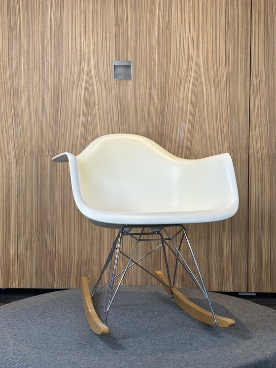 Image 1 of Vitra Eames Rar Stuhl