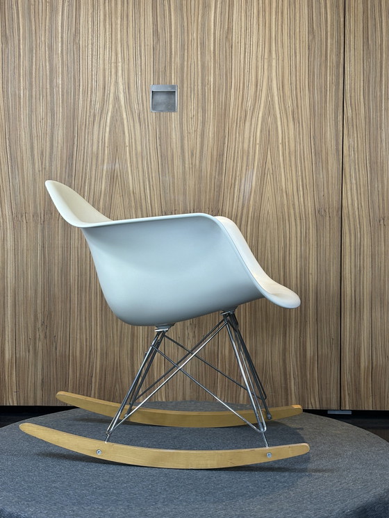 Image 1 of Vitra Eames Rar Stuhl