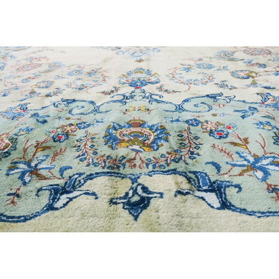 Image 1 of Mid Century heller pistazienfarbener Kashan-Teppich