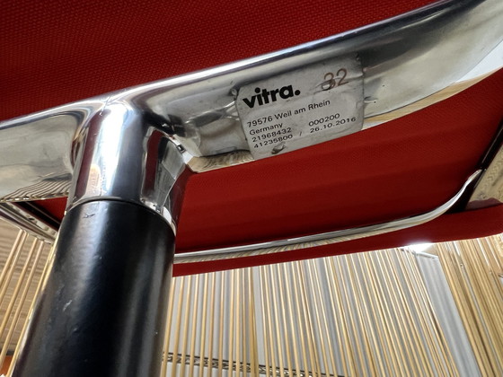 Image 1 of Vitra Eames Ea107 Hopsak Stuhl