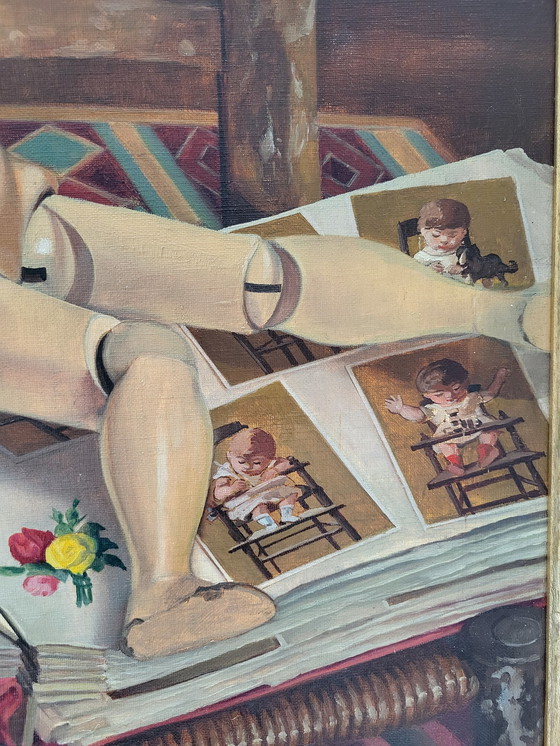 Image 1 of Puppe Sitzt Auf Einem Cpa Und Mode Illustrierten Album