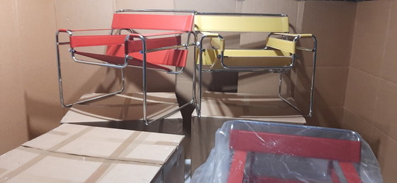 Image 1 of Knoll Wassily B3 New-Never-Used Armchair In Bernstein Leder von Marcel Breuer