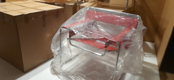 Image 1 of Knoll Wassily B3 New-Never-Used Armchair In Bernstein Leder von Marcel Breuer