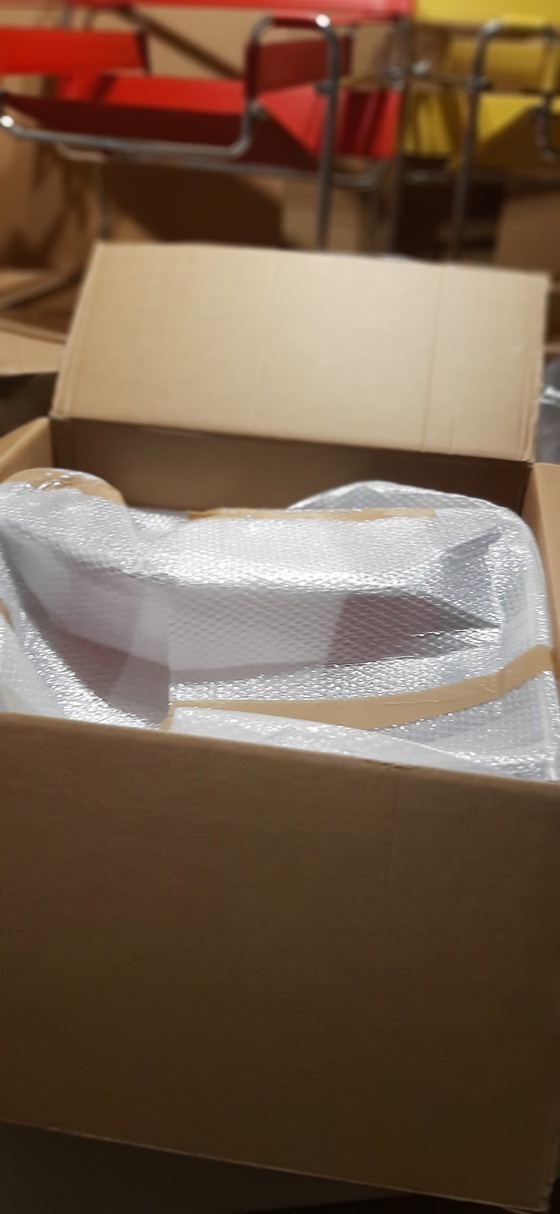 Image 1 of Knoll Wassily B3 New-Never-Used Armchair In Bernstein Leder von Marcel Breuer