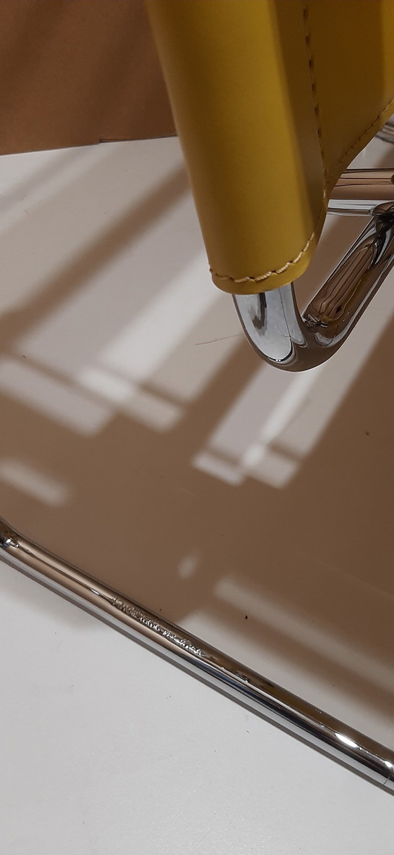 Image 1 of Knoll Wassily B3 New-Never-Used Armchair In Bernstein Leder von Marcel Breuer