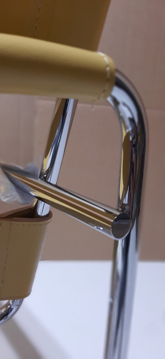 Image 1 of Knoll Wassily B3 New-Never-Used Armchair In Bernstein Leder von Marcel Breuer